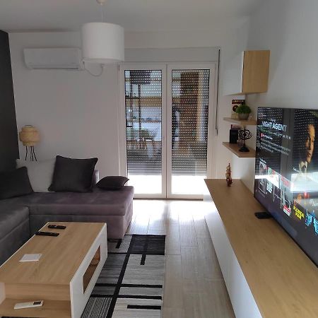 Lovely One Bedroom Apartment Ub Exterior photo